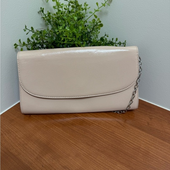 Halogen Handbags - Halogen Tan Crossbody Clutch With Silver Chain EUC